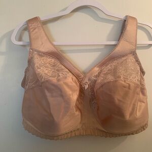 Glamorise Full-Coverage Lace Trim Bra - Nude Size 40G soft cups padded straps